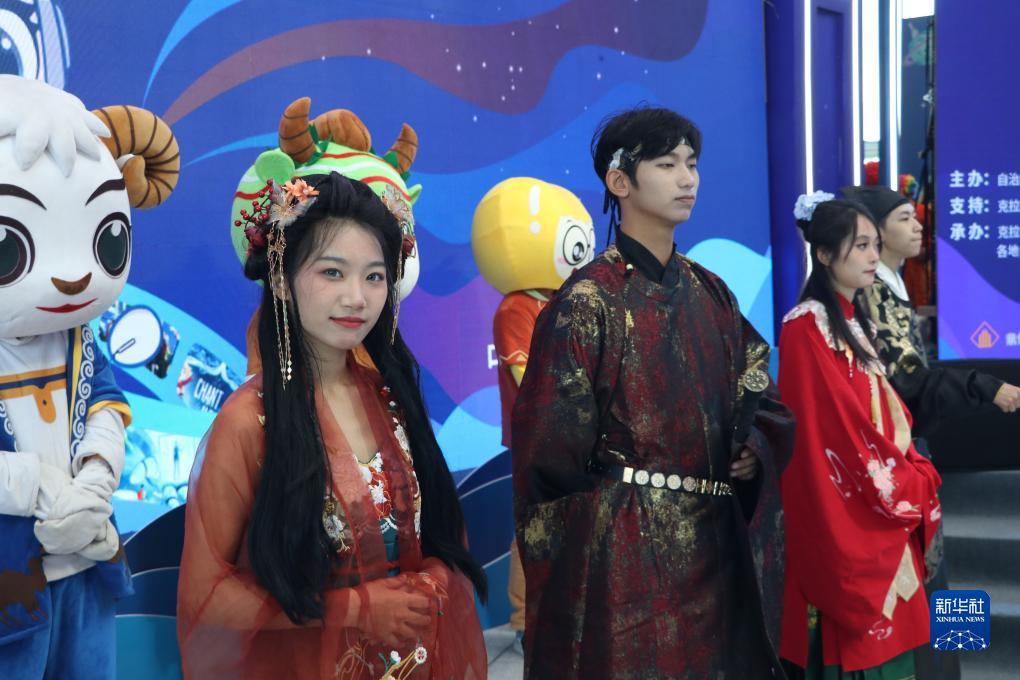 欢乐炸三张